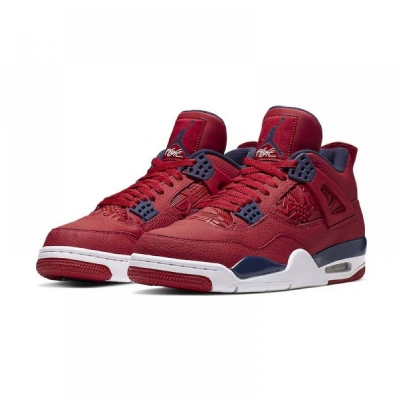 Nike AIR JORDAN 4 SE 